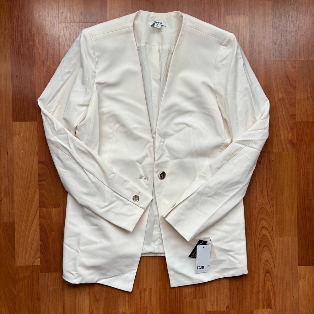 Women’s NWT white Bar III blazer with gold buttons size Medium